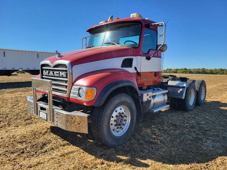 2004-mack-granite-cv713-image-7