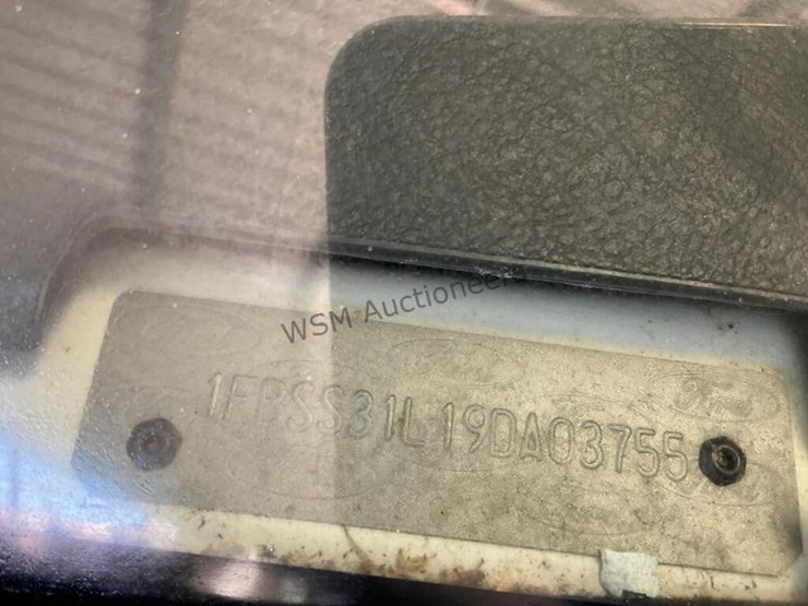 2009-ford-e350-image-16