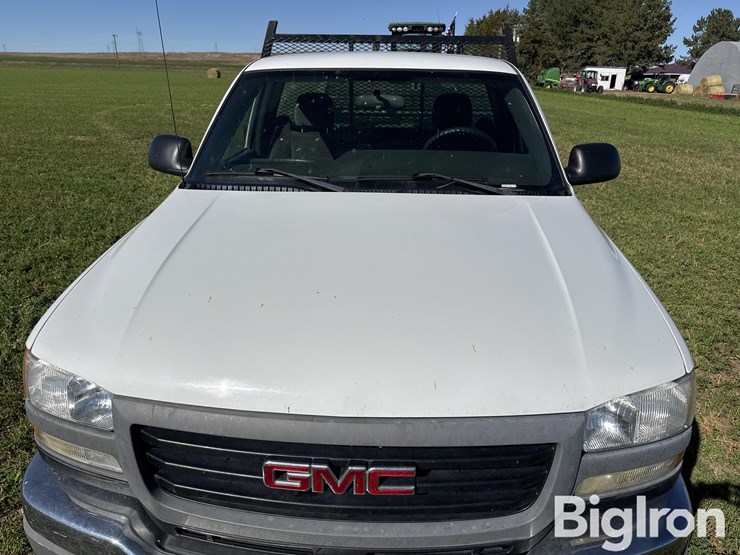 2005-gmc-sierra-2500-image-12