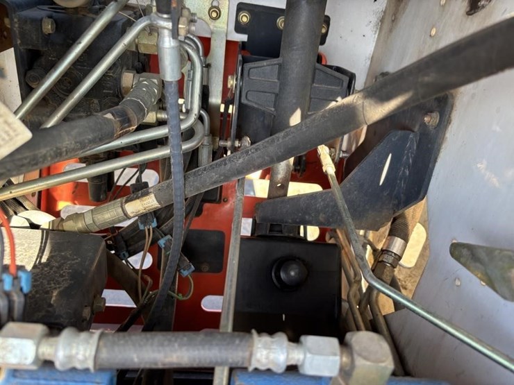 2007-bobcat-mt52-image-34