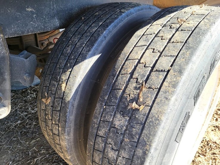 2021-lime-city-equipment-steel-tandem-axle-semi-hopper-trailer---one-owner-image-42