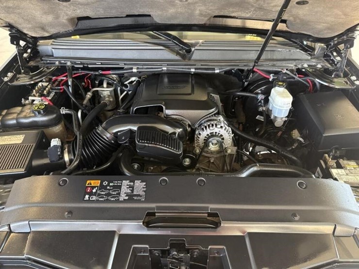 2014-chevrolet-tahoe-image-11