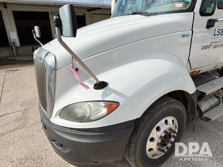 2010-international-prostar-image-21