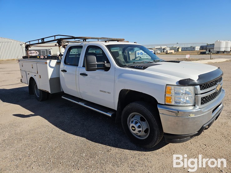 2011-chevrolet-silverado-3500-image-3