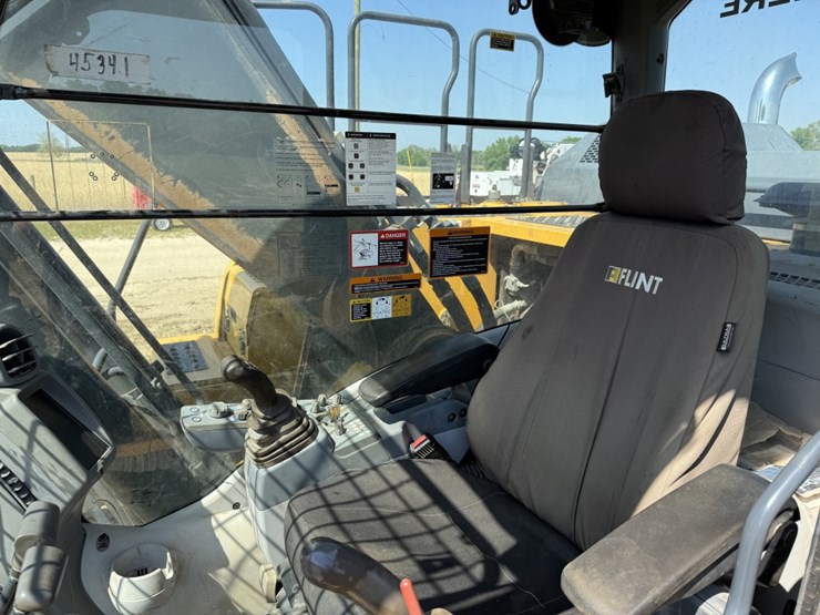 2018-deere-210g-lc-image-8