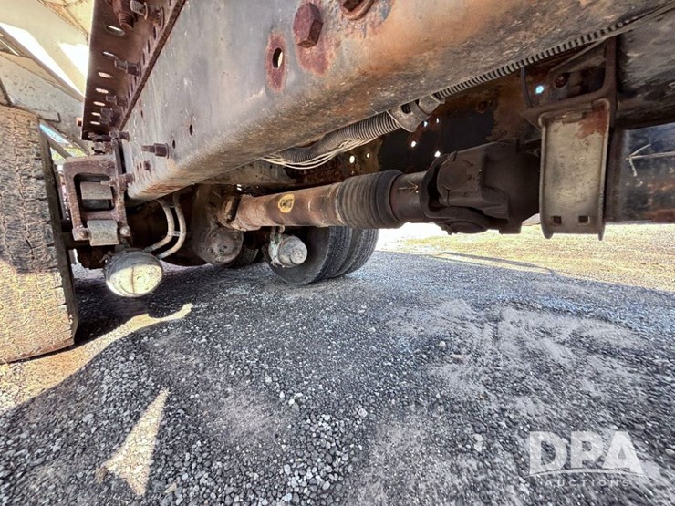 2003-volvo-10-image-55