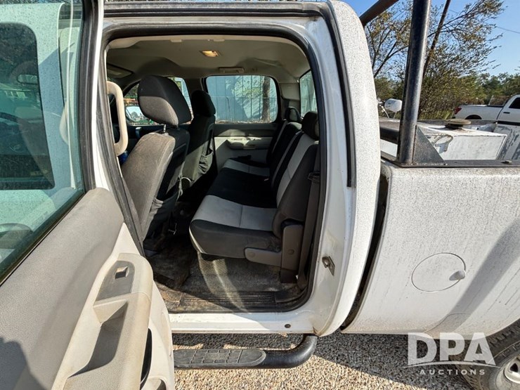 2009-chevrolet-silverado-2500hd-image-68