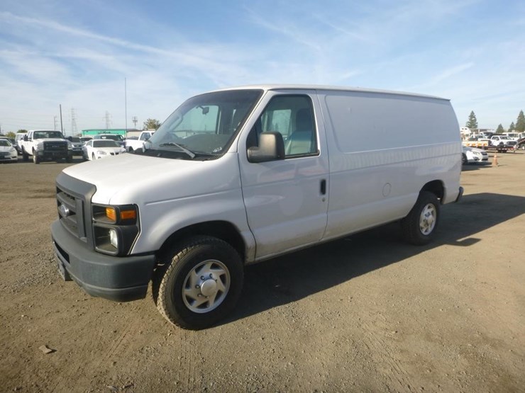 2009-ford-e250-image-1