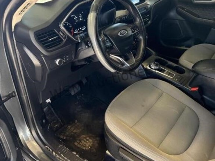 2020-ford-escape-image-21