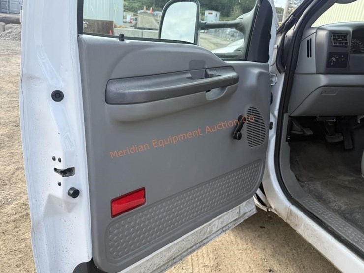 2004-ford-f350-image-36