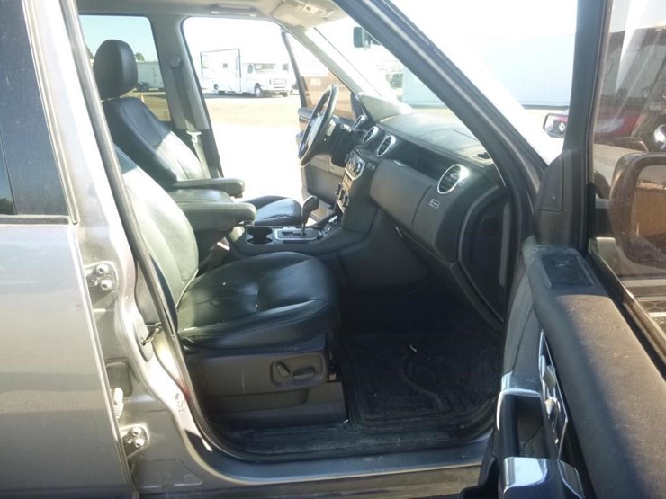 2012-land-rover-lr4-image-8