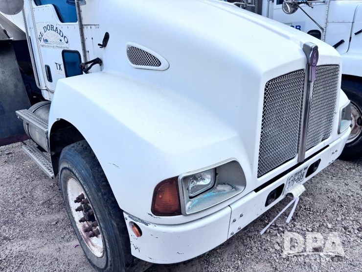 2005-kenworth-t300-image-44