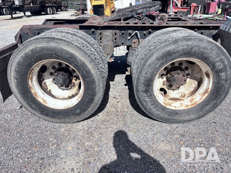 1993-mack-ch613-image-46