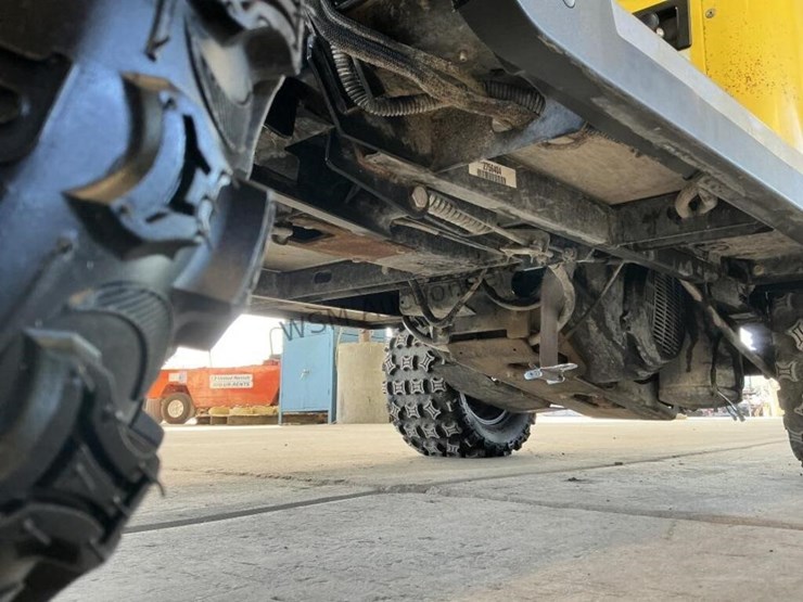 2011-e-z-go-st-sport-image-15