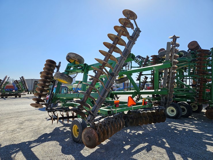 2010-john-deere-637-image-12