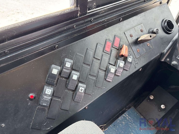 2000-thomas-saf-t-liner-mvp-image-15