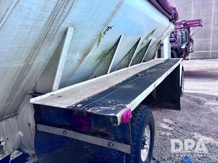 2005-kenworth-t300-image-34