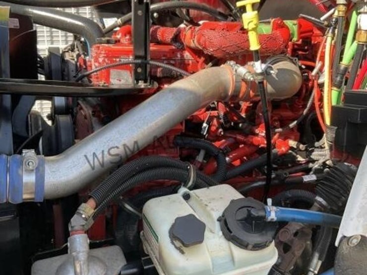 2011-freightliner-m2-digger-derrick-image-22