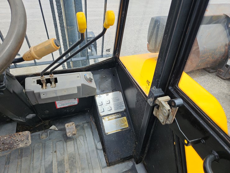 2008-jcb-926-image-19