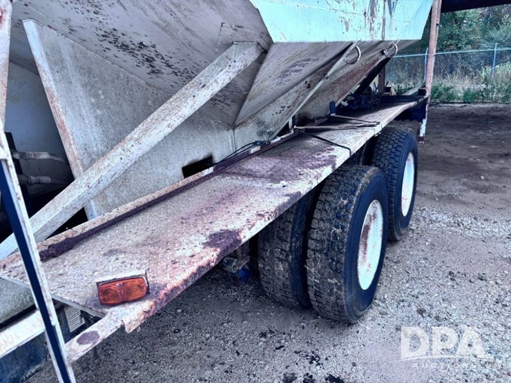 2003-volvo-10-image-32