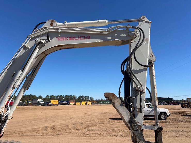 takeuchi-tb285-image-24