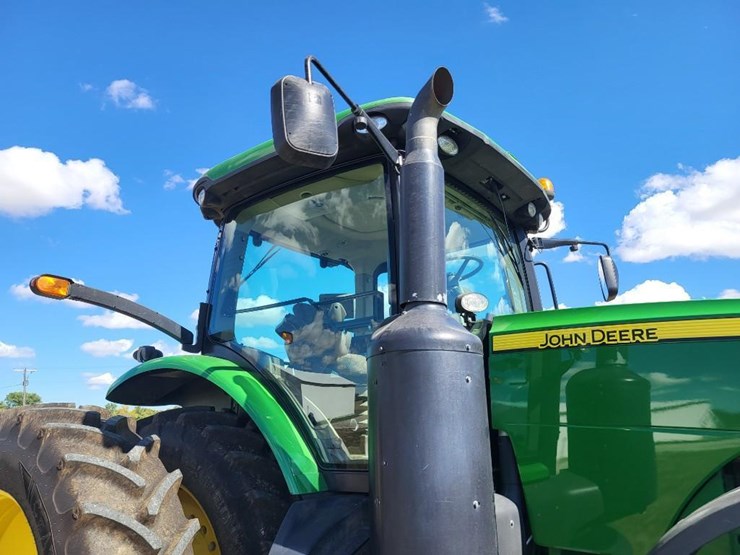 2011-john-deere-8235r-image-43