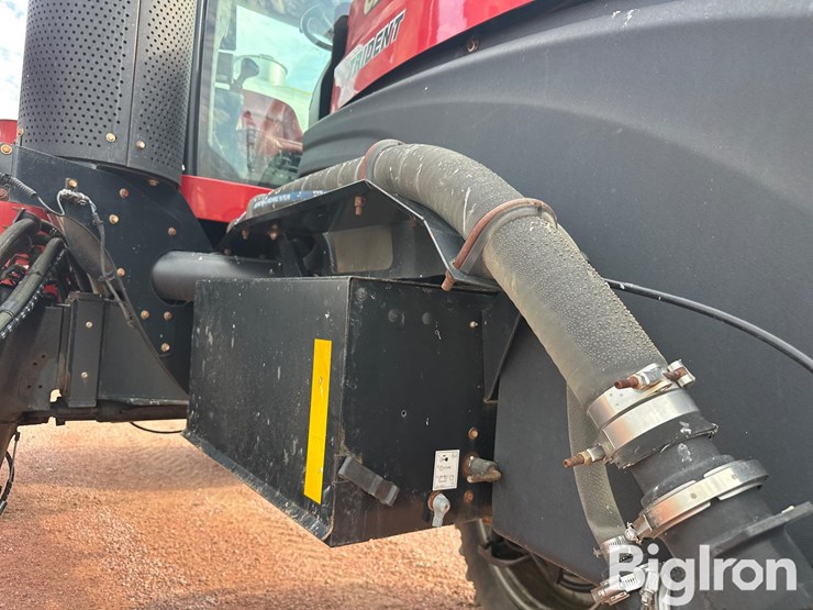 2019-case-ih-trident-5550-image-17