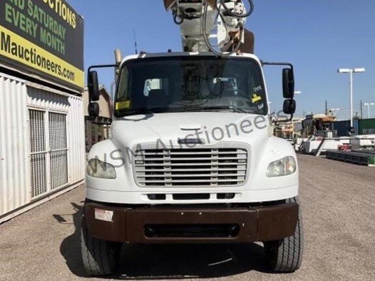 2011-freightliner-m2-digger-derrick-image-3