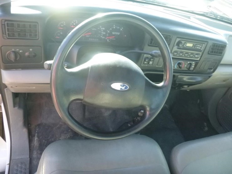 2010-ford-f650-image-14