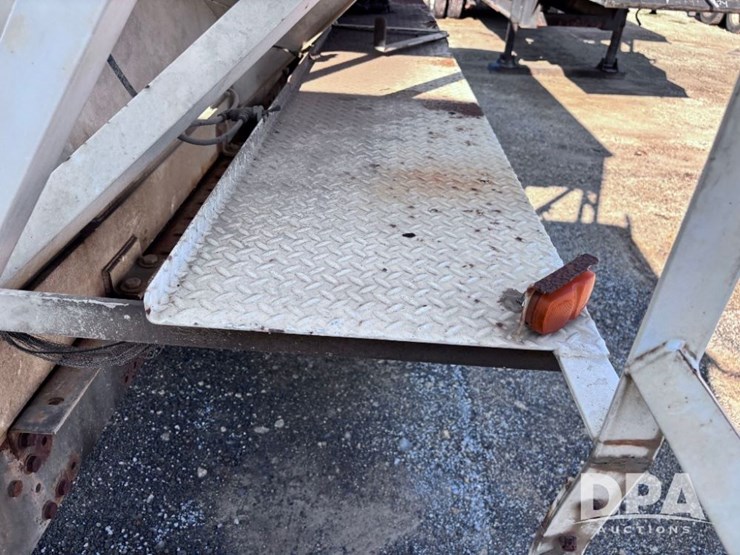 2003-volvo-10-image-31