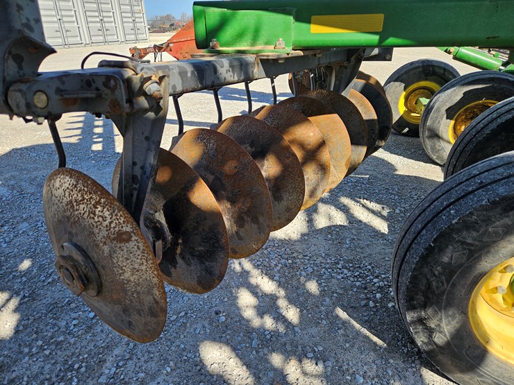 2010-john-deere-637-image-8