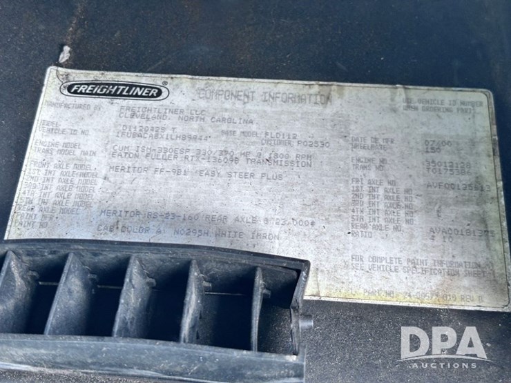 2001-freightliner-fld112-image-75