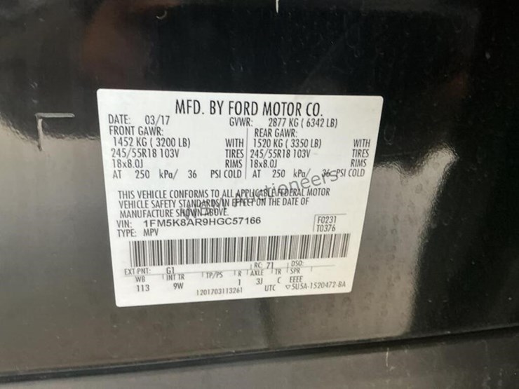 2017-ford-explorer-image-13