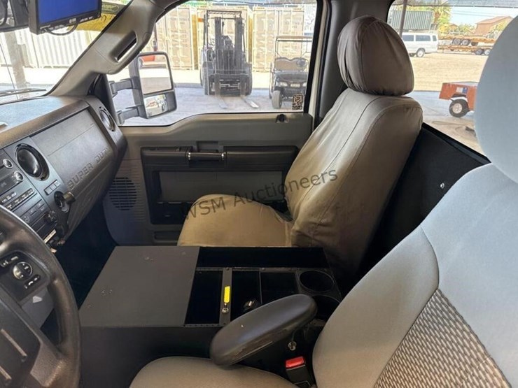 2016-ford-f550-image-22