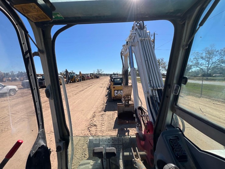 takeuchi-tb285-image-40