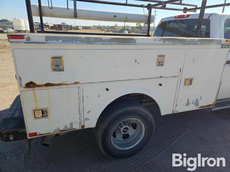 2009-gmc-sierra-3500-image-17