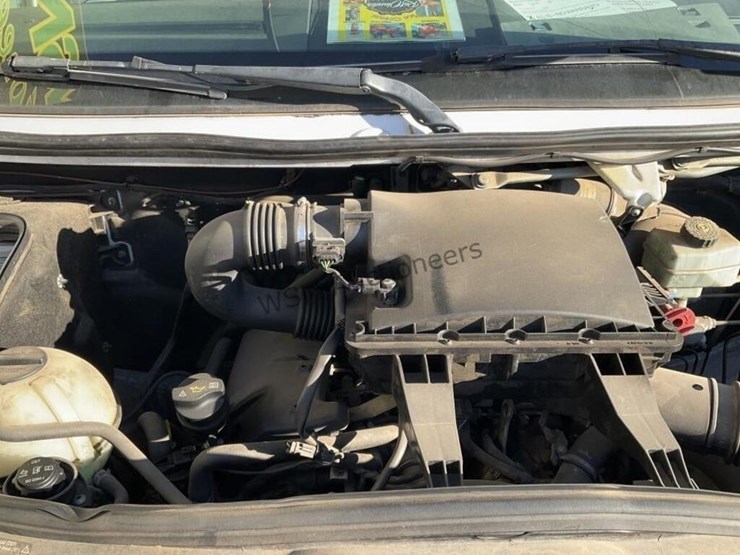 2011-mercedes-benz-sprinter-catering-van-image-12