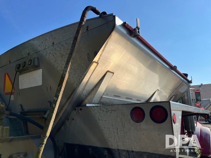 2009-stahly-peterbilt-image-24