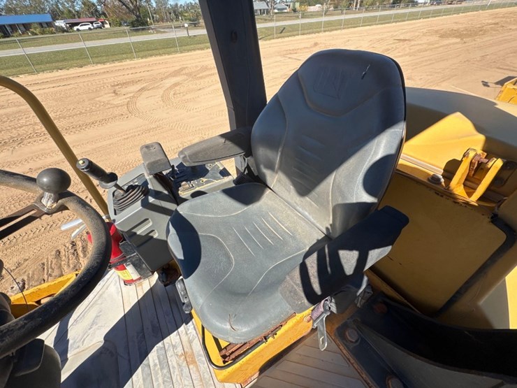 caterpillar-cs-563-image-17