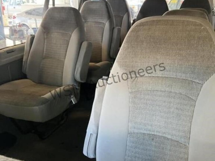 2003-ford-e350-image-23
