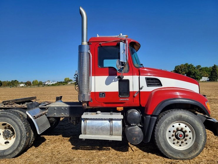 2004-mack-granite-cv713-image-40