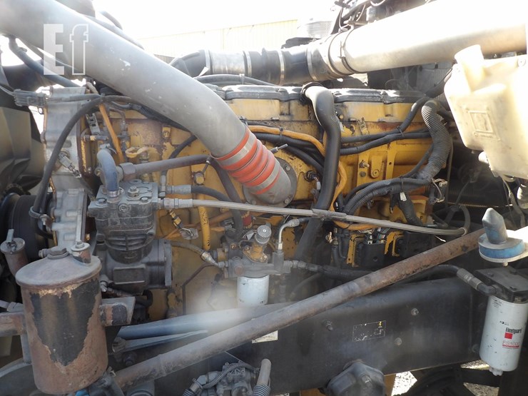 2005-kenworth-w900l-image-15