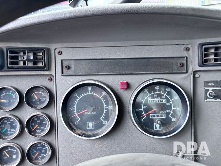 2005-kenworth-t300-image-78