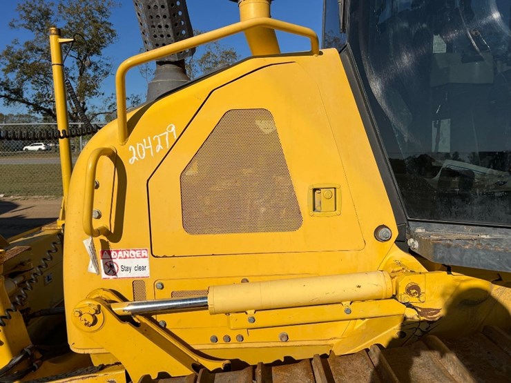 komatsu-d39px-24-image-27