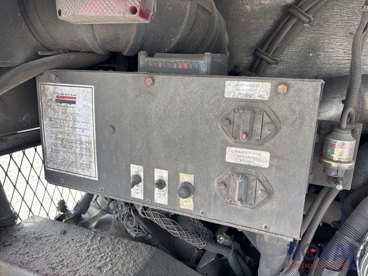 2000-thomas-saf-t-liner-mvp-image-24