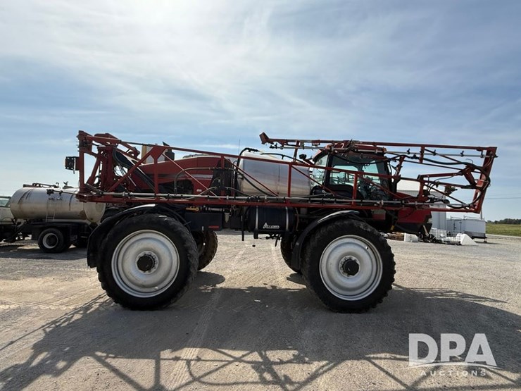2009-case-ih-patriot-3330-image-6