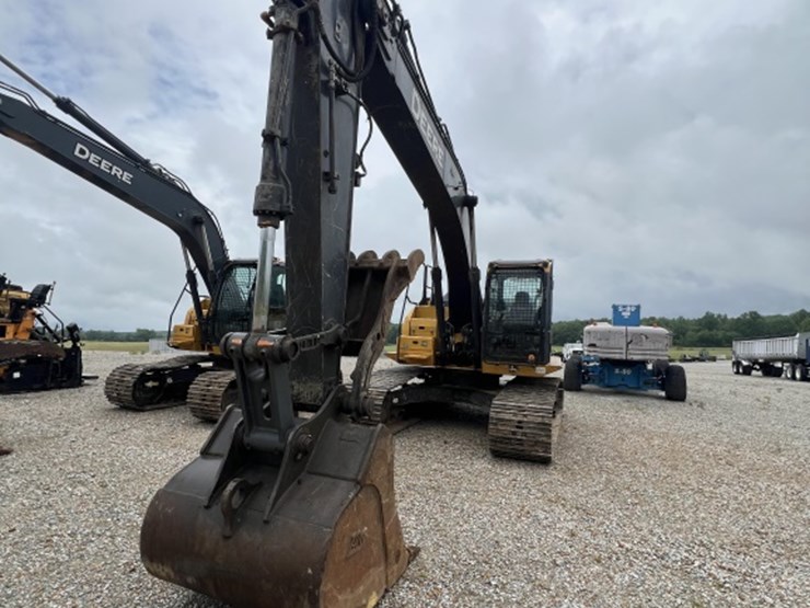 2018-deere-210g-lc-image-19