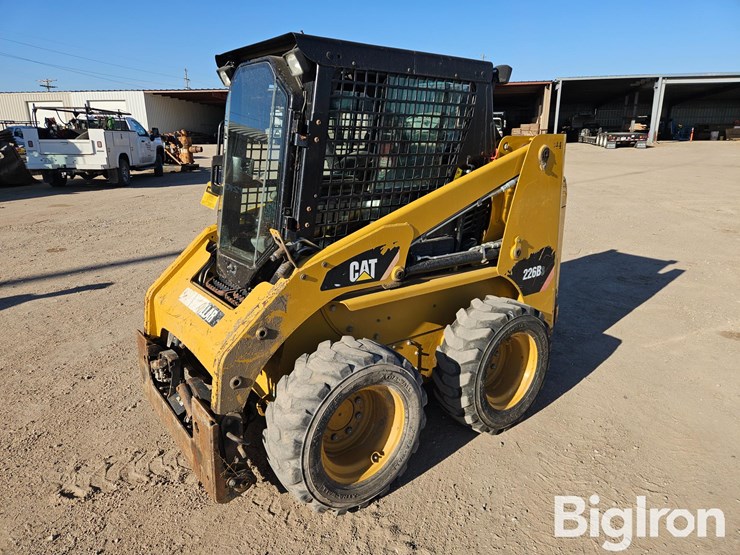 2013-caterpillar-226b3-image-1