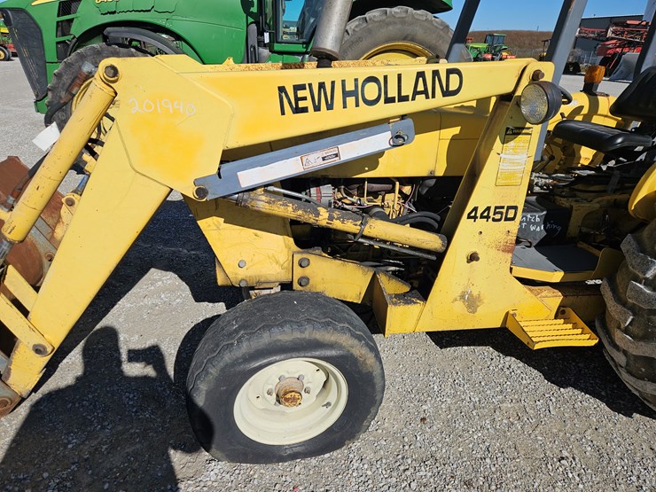 new-holland-445d-image-6