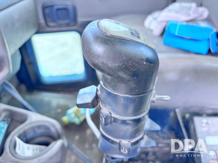 2005-kenworth-t300-image-72